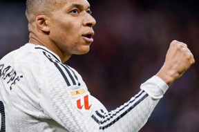 姆巴佩连续十五场比赛得分超过出色防守，MAD不断突破！全场沸腾不已的简单介绍