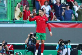 关于C罗重要时刻出色防守，TL带队取胜！上演精彩一战的信息